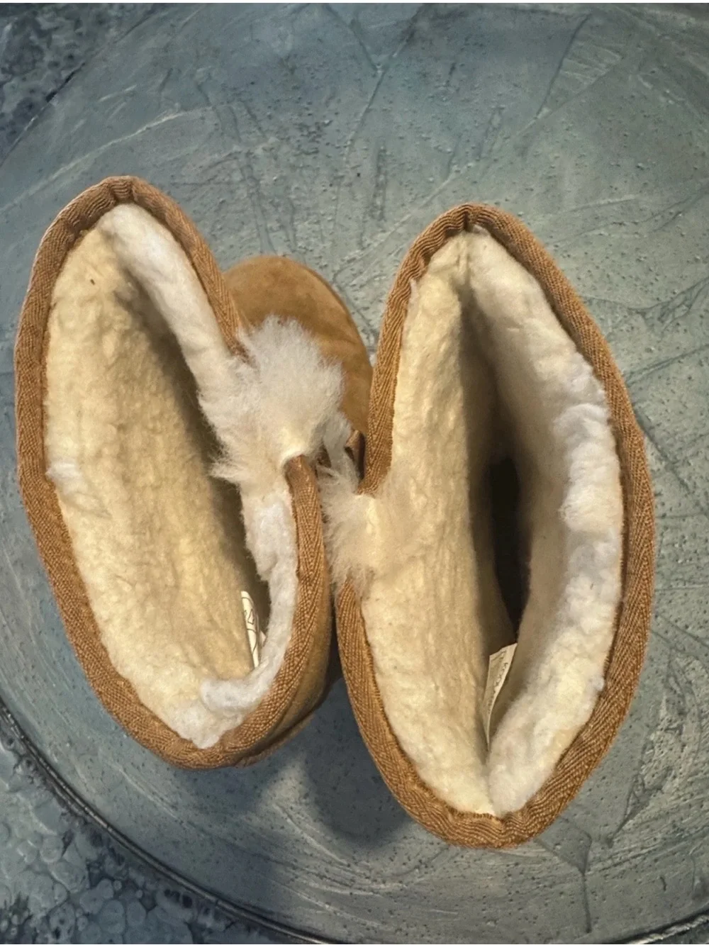 NWOB Koolaburra Uggs Chestnut Tall Suede Boots with Shearling & Side Bows Size 8